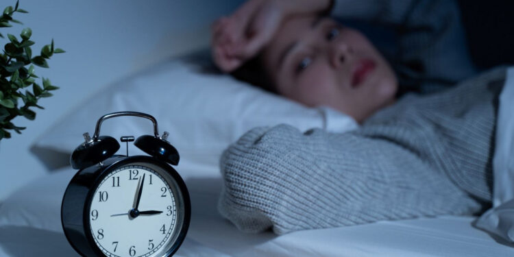 Τι να (μην) κάνετε αν ξυπνήσετε μέσα στη νύχτα και δεν μπορείτε να ξανακοιμηθείτε