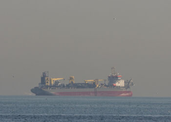 Σε τροχιά ιστορικού υψηλού το πετρέλαιο λόγω του πολέμου στο Ιράν