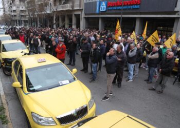 Σε εξέλιξη οι απεργιακές κινητοποιήσεις των αυτοκινητιστών ταξί