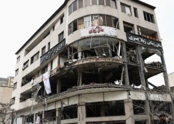 Τεχεράνη: Πύραυλος χτύπησε κτίριο του Al Araby TV και σταμάτησε ζωντανή μετάδοση - 10 τραυματίες και εκτεταμένες ζημιές