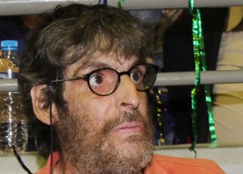 «Όλο σκέφτομαι να κάνω κακό στον εαυτό μου» έγραψε ο γιος του Μίκη Θεοδωράκη