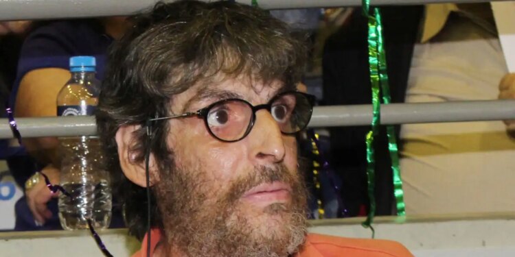 «Όλο σκέφτομαι να κάνω κακό στον εαυτό μου» έγραψε ο γιος του Μίκη Θεοδωράκη