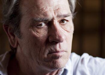 Ο Tommy Lee Jones στη δεύτερη σεζόν της σειράς «The Lowdown»