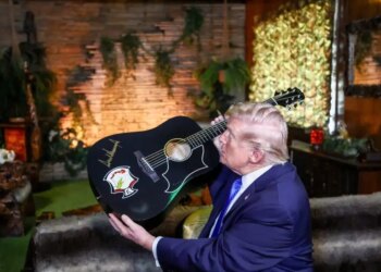 Ντόναλντ Τραμπ: Η περιήγηση στο Graceland, το σπίτι του Έλβις Πρίσλεϊ και η αμήχανη στιγμή