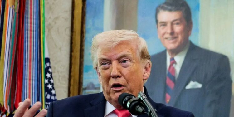 Τα 14 σημεία του σχεδίου Τραμπ για το Ιράν: Πυρηνικός αφοπλισμός, ανοικτά τα Στενά του Ορμούζ και άρση κυρώσεων