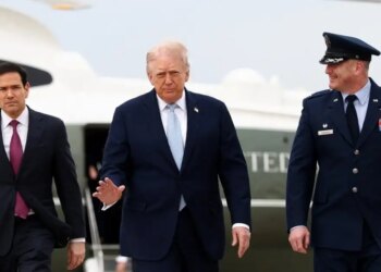 Τραμπ: Εξετάζει αποκλιμάκωση του πολέμου και μεταφορά της ευθύνης για το Στενά του Ορμούζ σε άλλες χώρες