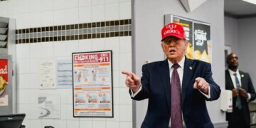 Γιατί «πιάνουμε» τα αγγλικά του Τραμπ - Ακόμα κι αν δεν έχουμε Lower