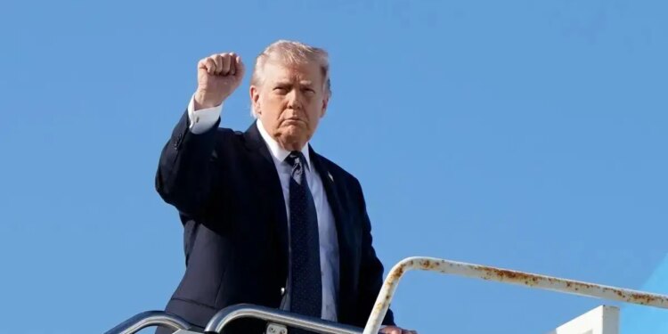 Ντόναλντ Τραμπ: Αμερικανική στρατιωτική προστασία στα πλοία στα Στενά του Ορμούζ για ελεύθερη ροή ενέργειας σε όλο τον κόσμο