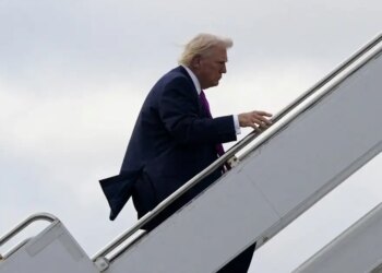 WSJ: Ο Τραμπ θέλει να τερματίσει τον πόλεμο ακόμη και αν τα Στενά του Ορμούζ παραμείνουν κλειστά