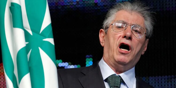 Ιταλία: Πέθανε ο ιδρυτής της Λέγκα, Ουμπέρτο Μπόσι σε ηλικία 84 ετών - Το αντίο της Τζόρτζια Μελόνι