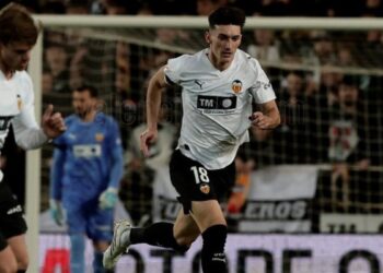 Τρίποντο - ανάσα για τις "νυχτερίδες" - www.ertsports.gr