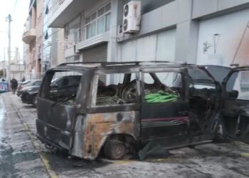 Φωτιά σε ΙΧ στο Περιστέρι τα ξημερώματα – Kαταστράφηκε ολοσχερώς επαγγελματικό όχημα