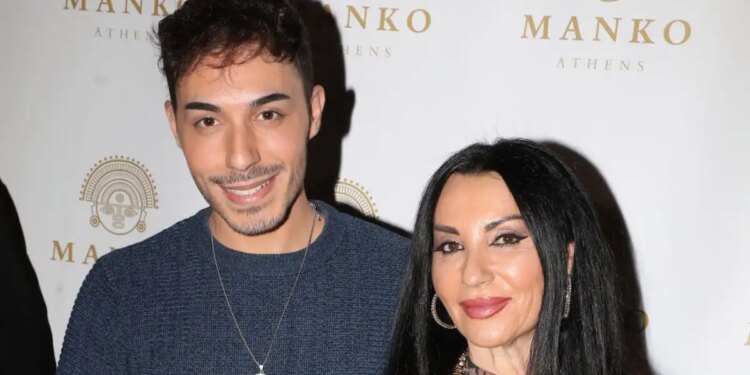 Ο πατέρας μου με λάτρευε, όταν έμαθα για τον θάνατό του κλείστηκα στο δωμάτιό μου και σπάραζα για ώρες