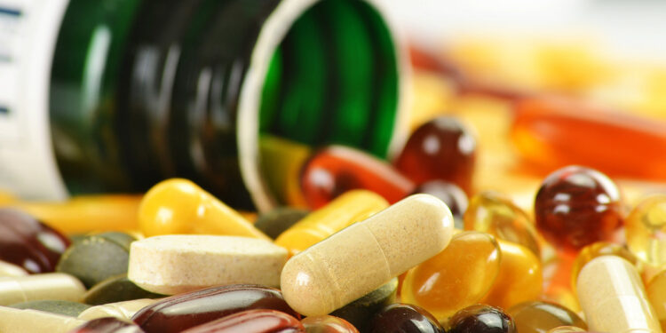 «Η καθημερινή λήψη πολυβιταμινών μπορεί να επιβραδύνει τη βιολογική γήρανση», λένε οι ειδικοί