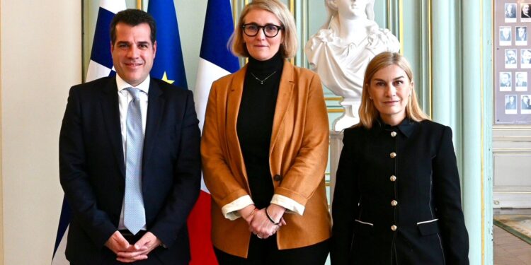 Νέο Σύμφωνο για τη Μετανάστευση και το Άσυλο – Συνάντηση Πλεύρη και Βολουδάκη με την Αναπληρώτρια Υπουργό Εσωτερικών της Γαλλίας