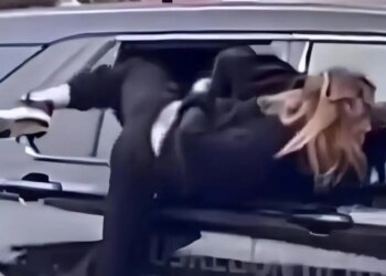 Viral απόδραση στο Μίσιγκαν: Γυναίκα το έσκασε από μισάνοιχτο παράθυρο περιπολικού φορώντας χειροπέδες