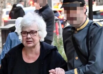 Η Ξένια Καλογεροπούλου έκανε μία σπάνια δημόσια έξοδο στο κέντρο της Αθήνας