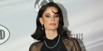 Οι αδημοσίευτες φωτογραφίες πριν και μετά τη γέννα – «Κάθε φάση ένα ορόσημο, κάθε αλλαγή μια ιστορία»