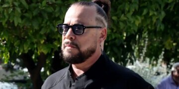 «Δυστυχώς το κάταγμα ήταν σοβαρό, διακόπτω τις συναυλίες μου για περίπου ενάμιση μήνα»