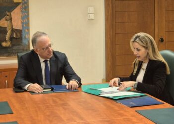 Εντολή Θεοδωρικάκου για αυξημένους ελέγχους στην αγορά