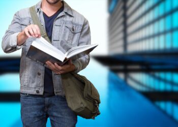 Ετήσια υποτροφία για μεταπτυχιακές σπουδές δημοσιογραφίας και επικοινωνίας καθιέρωσε το Ίδρυμα Λίλιαν Βουδούρη