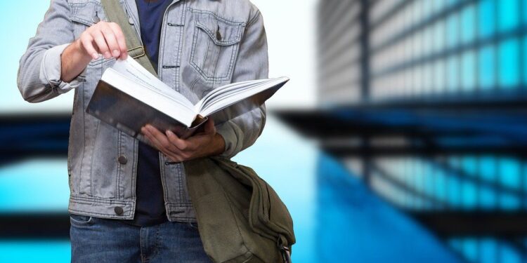 Ετήσια υποτροφία για μεταπτυχιακές σπουδές δημοσιογραφίας και επικοινωνίας καθιέρωσε το Ίδρυμα Λίλιαν Βουδούρη