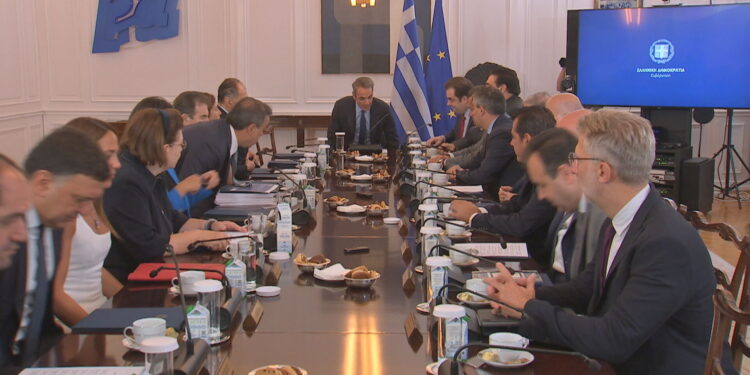 Συνεδριάζει την Πέμπτη το υπουργικό συμβούλιο – Κατώτατος μισθός και διεθνείς εξελίξεις στην ατζέντα