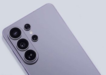 Samsung Galaxy S26 Ultra camera closeup