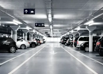 Μήπως η λύση στο πρόβλημα στάθμευσης στις πόλεις είναι τα… σούπερ μάρκετ;