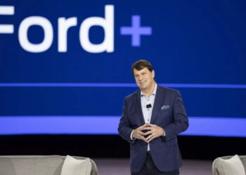 Οι αποδοχές του CEO της Ford προκαλούν ιλίγγους και… αντιδράσεις