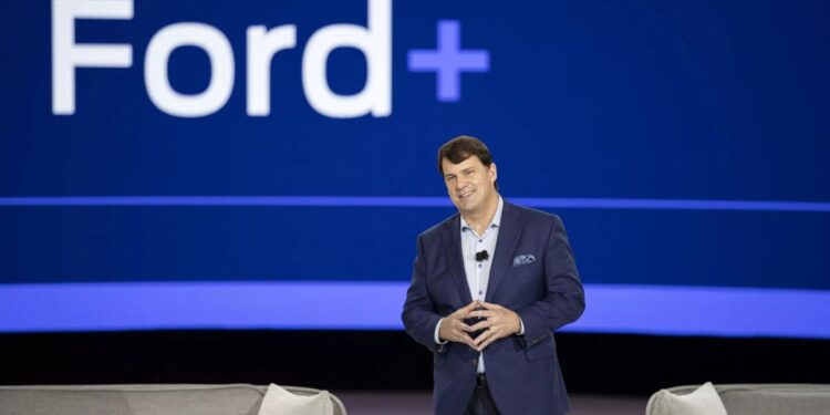 Οι αποδοχές του CEO της Ford προκαλούν ιλίγγους και… αντιδράσεις