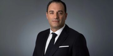 Πόσα κοστίζει στη Stellantis ο επικεφαλής της;