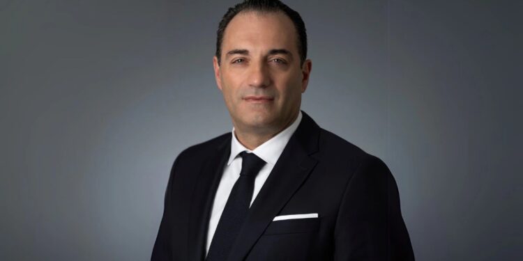 Πόσα κοστίζει στη Stellantis ο επικεφαλής της;