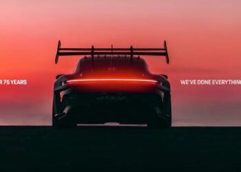 Η Porsche γιορτάζει 75 χρόνια «κάνοντας τα όλα λάθος»