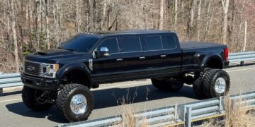 Αυτό το ακραίο Ford F-450 χρειάζεται ενάμιση μισθό για να γεμίσει!