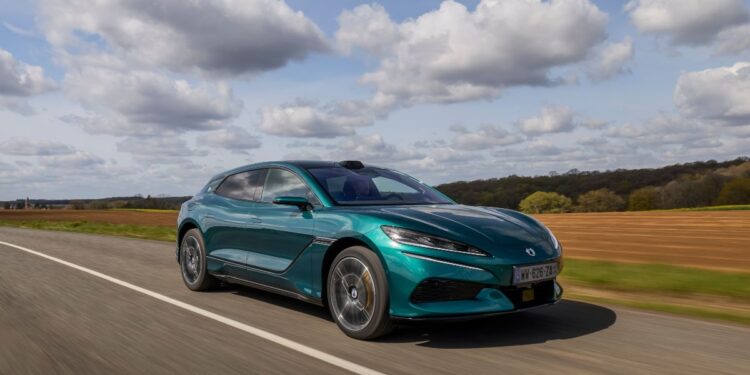 Το αφεντικό τρελάθηκε! Πόσο κοστίζει το Denza Z9 GT στην Ευρώπη και πόσο στην Κίνα;