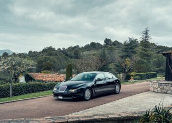 Bugatti EB112: Το σπανιότερο τετράθυρο hypercar με V12 βγαίνει στο σφυρί