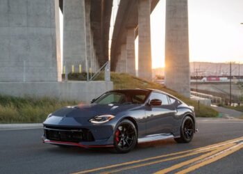 Το επόμενο Nissan Z εξαρτάται από ένα GT-R που δεν υπάρχει ακόμη