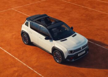 Πρεμιέρα για τη νέα έκδοση του Renault 4 στο Παρίσι