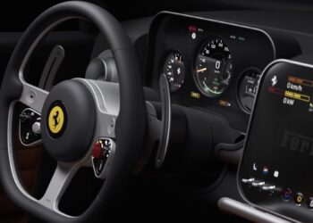 Η Ferrari αποκάλυψε πλήρως το εσωτερικό της Luce (+video)