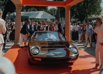 Πόσο καιρό χρειάστηκε η Lamborghini για να «αναγεννήσει» μια εμβληματική Miura SV;