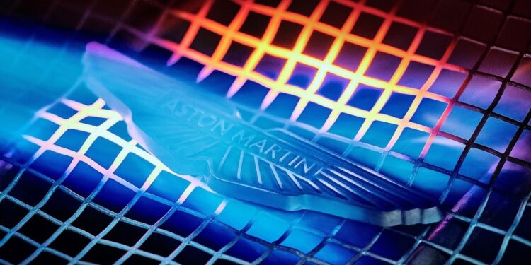 Γιατί η Aston Martin πήγε στα δικαστήρια την Geely;