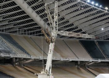 Σε πλήρη εξέλιξη τα έργα στο στέγαστρο Καλατράβα του ΟΑΚΑ - www.ertsports.gr