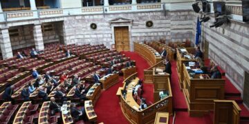 ΟΠΕΚΕΠΕ: Σήμερα οι δικογραφίες στη Βουλή – Χιλιάδες συνομιλίες στο μικροσκόπιο – Ενδείξεις για ηθική αυτουργία σε παράβαση καθήκοντος