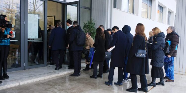 Τέμπη: Συνεχίζεται η δίκη για το χαμένο βιντεοληπτικό υλικό της αμαξοστοιχίας – Τα αρχεία του δικαστικού πραγματογνώμονα ζητούν οι συγγενείς