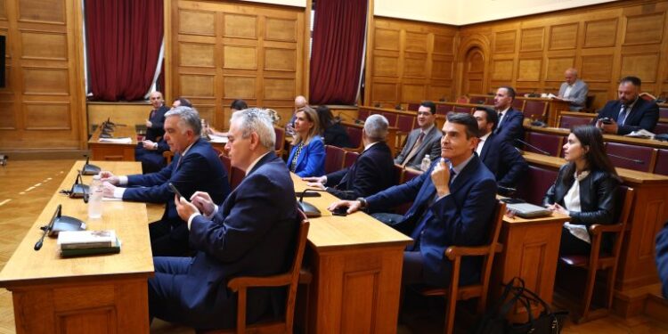 Συνεδριάζει τη Δευτέρα η Επιτροπή Δεοντολογίας για την άρση ασυλίας Αθανασίου και Χατζηβασιλείου