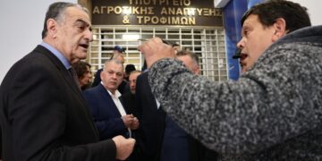 Συνάντηση του Μαργαρίτη Σχοινά με τους κτηνοτρόφους της Μυτιλήνης