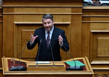 Ανδρουλάκης στη Βουλή: Όνειδος για τη Δημοκρατία η αρχειοθέτηση των υποκλοπών - Επικίνδυνος ο Μητσοτάκης, πρέπει να παραιτηθεί