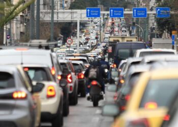 Η Αθήνα σε κυκλοφοριακή ασφυξία