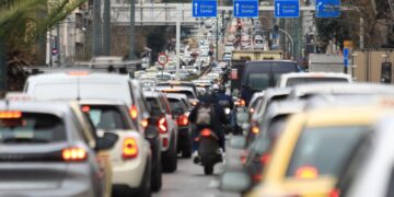 Η Αθήνα σε κυκλοφοριακή ασφυξία